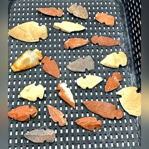 Great *Assortment of 21 Stone Arrowheads